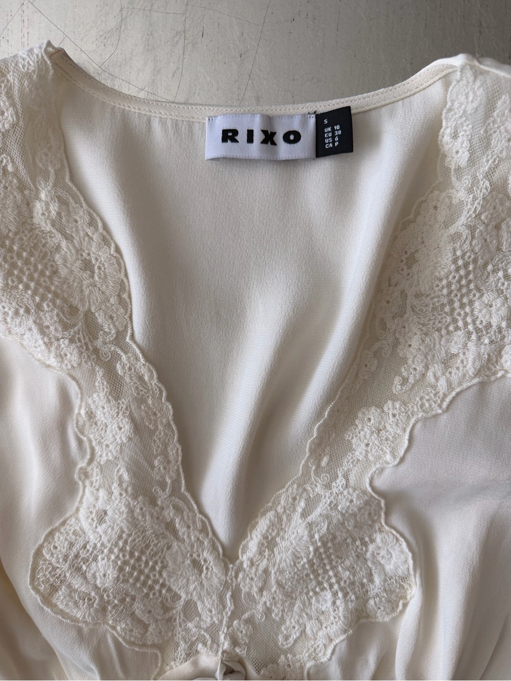 RIXO Rochelle Blouse - Picture 7 of 7